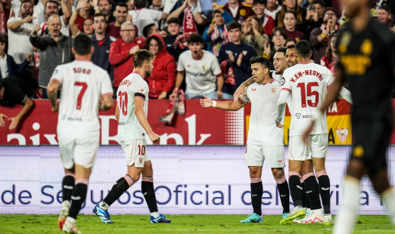 El Sevilla FC celebra un gol ante el Real Madrid
