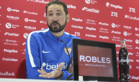 Pablo Machín en rueda de prensa analizando el encuentro liguero ante la Real Sociedad