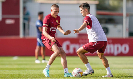 Augustinsson, en su primer entrenamiento como sevillista