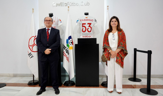 José Castro y María Albandea, presidentes del Sevilla FC y de Manos Unidas Sevilla