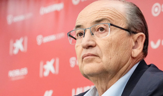 José Castro atiende a los medios de comunicación