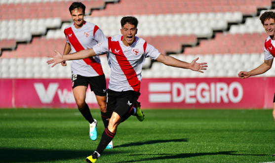 Imagen de Capi frente al Cádiz CF Mirandilla