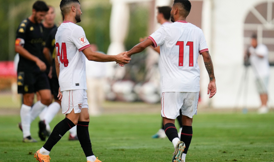 Óscar y Tecatito celebran un gol ante la AC Ceuta
