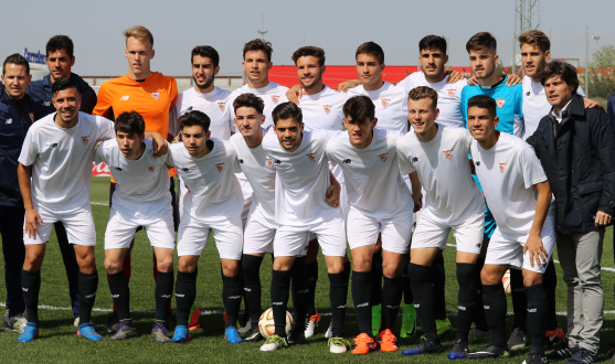 El Sevilla FC Juvenil A en la ciudad deportiva