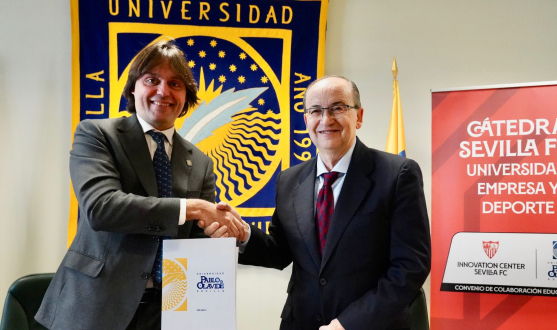 Francisco Oliva y José Castro firman el convenio de renovación de la Cátedra