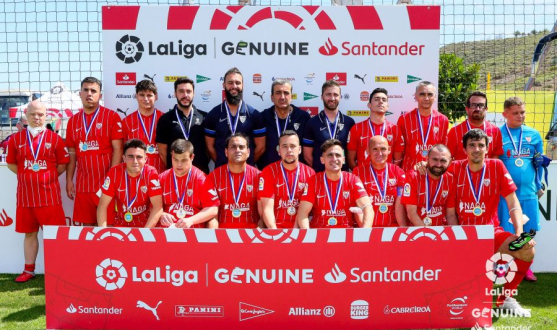 El Sevilla FC Genuine, tras la entrega de medallas de la primera fase