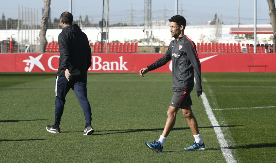 Jesús Navas ha vuelto a tocar balón con el Sevilla FC