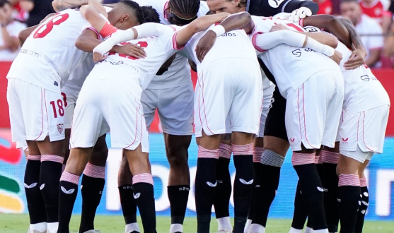 Jugadores del Sevilla FC antes de un partido