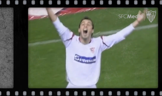 Antonio Puerta celebra su gol en el Vicente Calderón