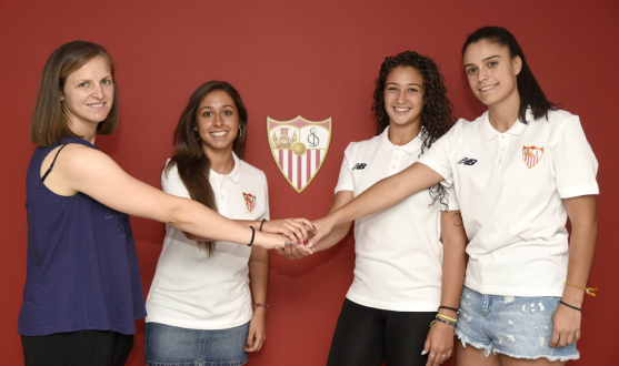 Oliva Rocio y Marta Carrasco jugadoras del Sevilla FC Femenino
