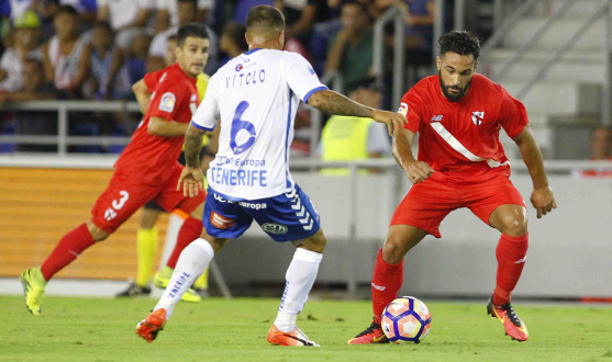 Ivi y Matos del Sevilla Atlético ante el CD Tenerife
