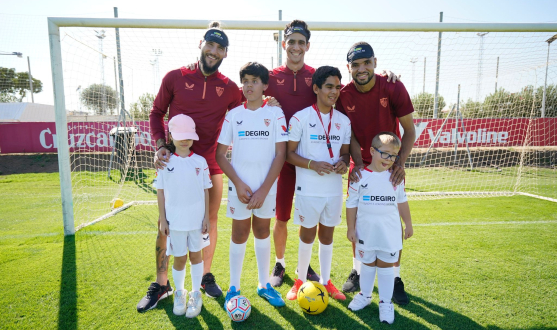 Gudelj, Bono y En-Nesyri, en la iniciativa 'Un gol por la inclusión'