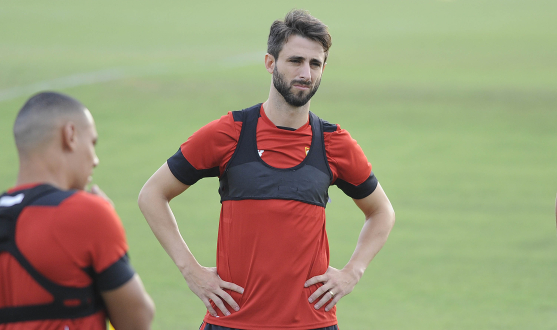 Nico Pareja en un entrenamiento del Sevilla FC