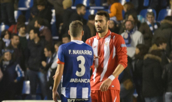 Iborra y Fernando Navarro en el Deportivo-Sevilla FC