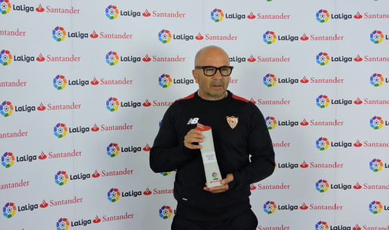 Jorge Sampaoli recibe el premio de la LaLiga