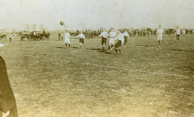 Un partido del Sevilla FC en el Hipódromo de Tablada.