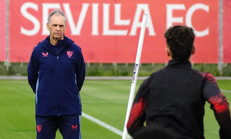 Joaquín Caparrós, en su primer entrenamiento.