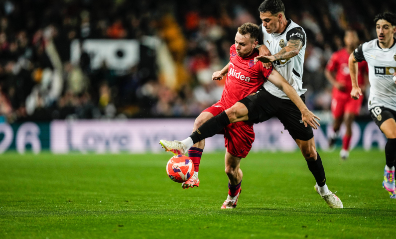 Peque del Sevilla FC ante el Valencia