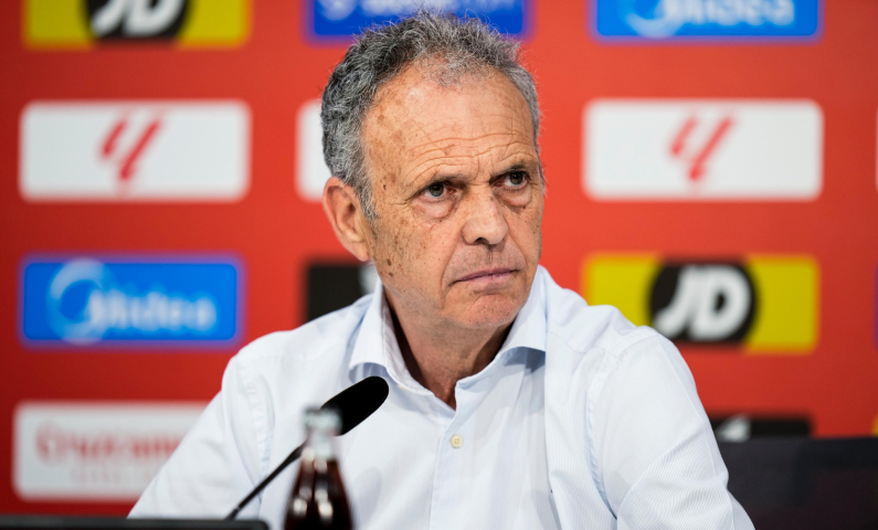 Imagen de Joaquín Caparrós en la rueda de prensa previa al Villarreal CF