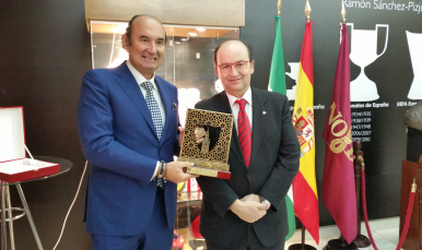 El presidente del Sevilla FC José castro junto al presidente del Logroñés