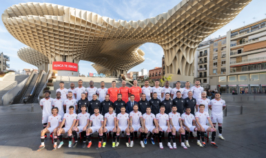 Foto oficial del Sevilla FC en las Setas de Sevilla