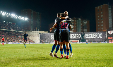 Celebración de gol en Vallecas
