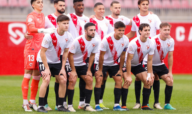 Once inicial del Sevilla Atlético en el derbi