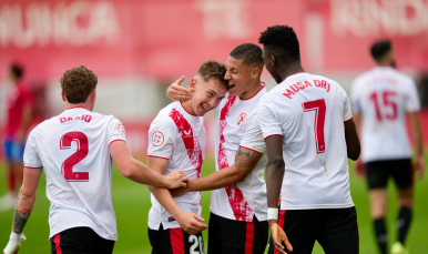 Los jugadores del Sevilla Atlético celebran un gol en un partido reciente
