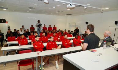 Charla de Integridad a la primera plantilla.
