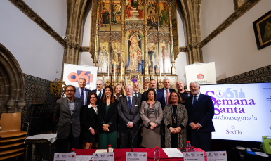 Entrega de desfibriladores al Consejo de Hermandades