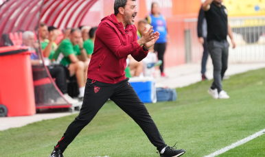 Imagen de Jesús Galván ante la RB Linense