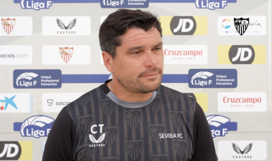 Cristian Toro atiende a los medios oficiales