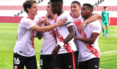 El Sevilla Atlético celebra un gol