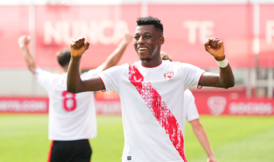Imagen de Musa celebrando el tanto de la victoria ante el San Roque de Lepe