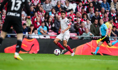 Jesús Navas ante el Athletic Club