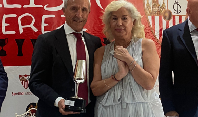 Pablo Blanco recibe el Catavino de Plata en Jerez