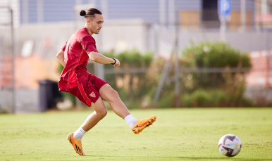 Luismi Cruz, en un entrenamiento con el Sevilla FC