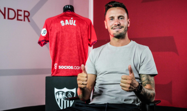 Imagen de Saúl en su primera entrevista como sevillista