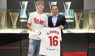 Imagen de José María del Nido Carrasco junto a Aitor Puerta