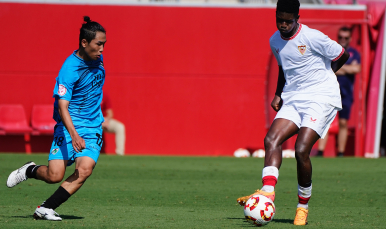 Imagen del amistoso entre el Sevilla Atlético y el Antequera