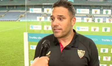 David Losada atiende a los medios tras el Trofeo Algarve