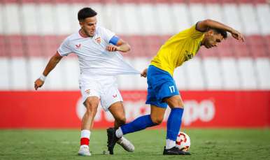 Imagen del encuentro entre el Sevilla Atlético y el UD Tomares