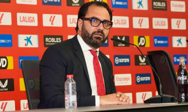 Imagen de Víctor Orta en la presentación de Álvaro Fernández