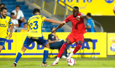 Imagen de Lukébakio ante la UD Las Palmas