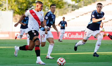 Imagen de Mateo Mejía ante el Real Murcia