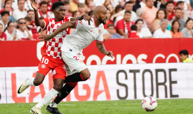 Marcao lucha por el esférico ante un rival en la tarde del domingo