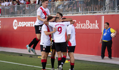 Imagen de la celebración de un gol frente al Atlético Sanluqueño