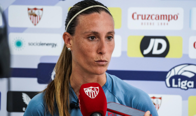 Gemma Gili atiende a los medios en la ciudad deportiva