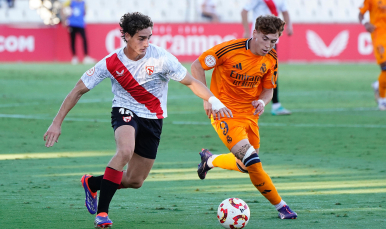 Imagen de Manu Bueno frente al Real Madrid Castilla