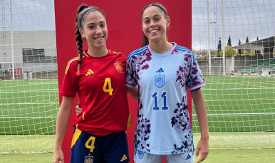 Julia Torres y Gloria en la pasada concentración con la sub-10